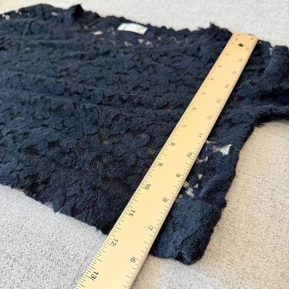 🖤 FREE PEOPLE Black Stretch Lace Crop Top Long Sleeves Loungewear